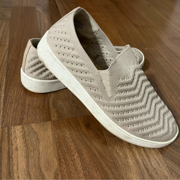 Sonoma Shoes - Sonoma Beige Slip-On Sneakers shoes 6.5